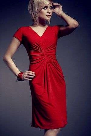 Marszczona na brzuchu, czerwona sukienka Figl 48